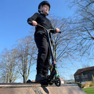 Chilli Beast V2 Stunt Scooter: Black Neochrome