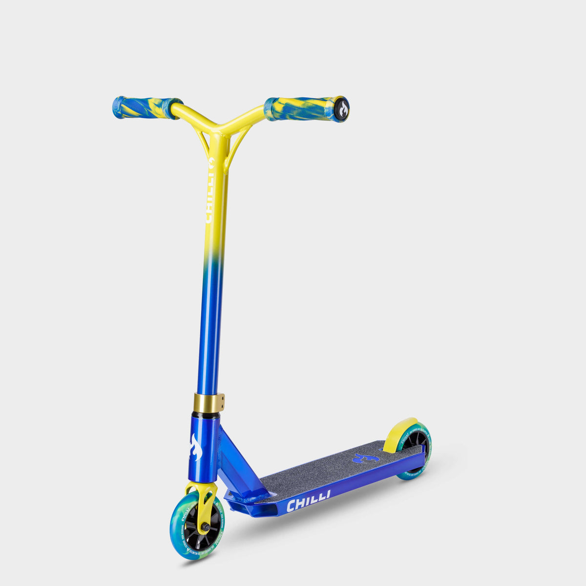 Chilli Base S Jumpstart Stunt Scooter: Blue/Yellow
