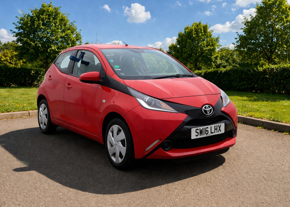 2016 Toyota Aygo 1.0 VVT-i X-Play 5dr | Ideal first car