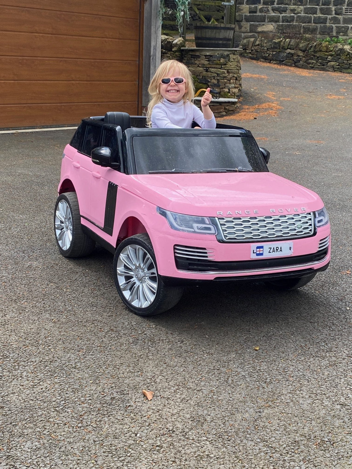 Kids Range Rover Vogue HSE 2 Seater Electric Ride-On Car | 24v 4WD MP4 TV