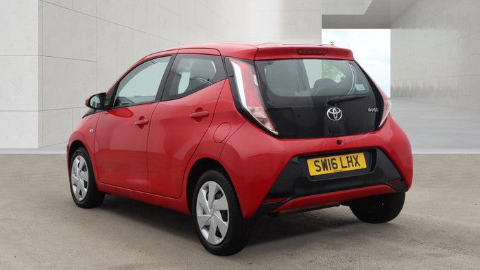 2016 Toyota Aygo 1.0 VVT-i X-Play 5dr | Ideal first car