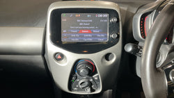 2016 Toyota Aygo 1.0 VVT-i X-Play 5dr | Ideal first car image 11